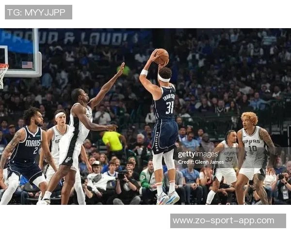 克莱末节表现低迷19分钟仅得5分正负值全队最低遭遇绝杀失利